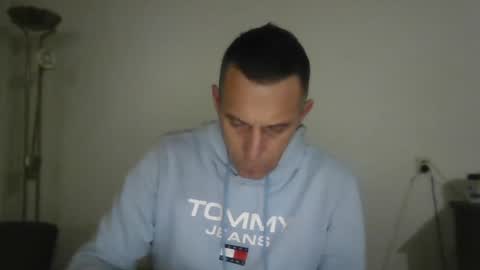 nederland77 online show from December 31, 2024, 6:27 am