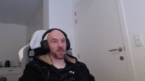 needyoujust online show from November 30, 2025, 9:52 pm