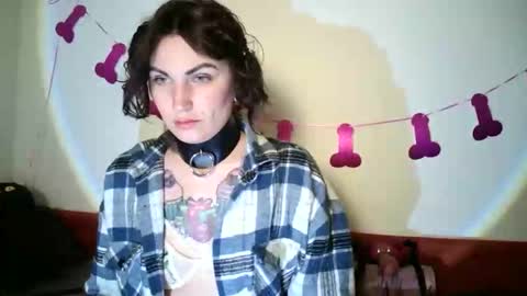 nefertiti_queen online show from February 23, 2026, 10:51 pm