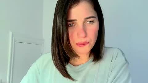 Neferutt online show from November 6, 2025, 4:19 pm