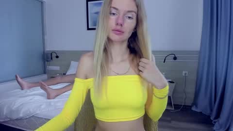 Snapshot of neighbours_love chatting on December 16, 2024, 2:47 am neighbours_love online show from December 16, 2024, 2:47 am