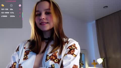 Snapshot of neldaaskins chatting on January 23, 2025, 7:54 am Lana online show from January 23, 2025, 7:54 am