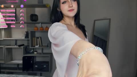 Vicky and Beatrice online show from January 18, 2026, 7:06 pm