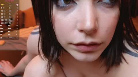Snapshot of neli_elinek chatting on May 4, 2026, 9:33 pm Neli online show from May 4, 2026, 9:33 pm
