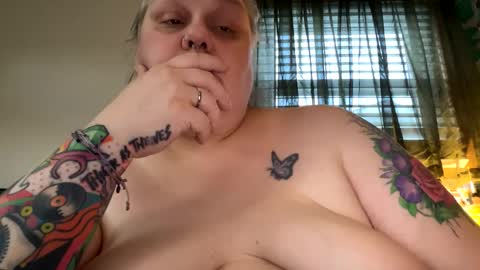 Snapshot of nellatlas chatting on May 26, 2026, 1:01 am Nellie Atlas online show from May 26, 2026, 1:01 am