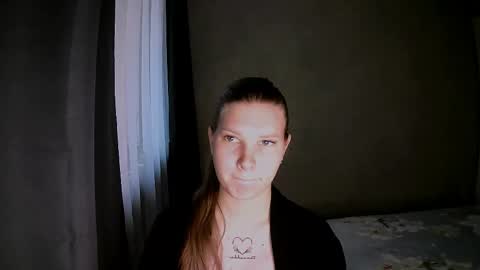 Snapshot of nelli_lux chatting on December 4, 2025, 5:50 am Nelli online show from December 4, 2025, 5:50 am