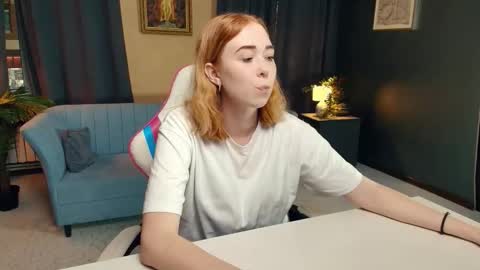 Snapshot of nelliemathers chatting on November 19, 2025, 7:58 pm Nelli online show from November 19, 2025, 7:58 pm