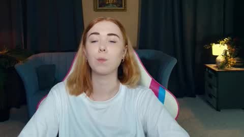 Snapshot of nelliemathers chatting on December 3, 2025, 8:40 pm Nelli online show from December 3, 2025, 8:40 pm