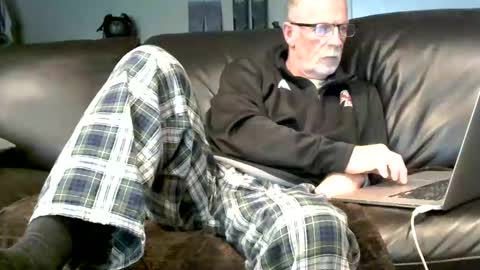 Snapshot of neman4u2c chatting on October 18, 2025, 12:57 am Jack online show from October 18, 2025, 12:57 am