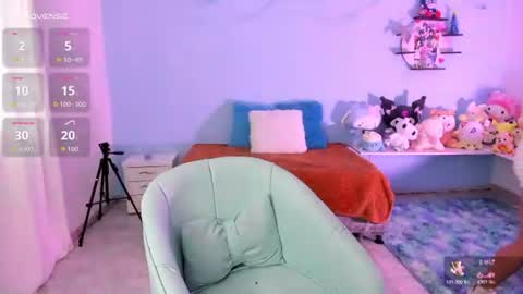 nenitaa_ online show from June 14, 2026, 11:56 am