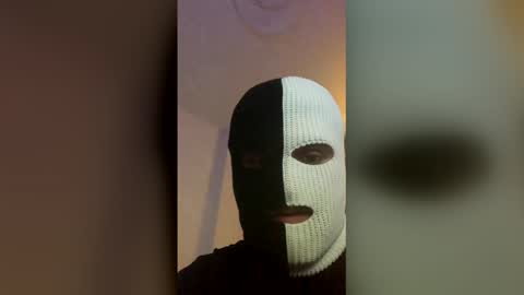 Snapshot of nensyxgenry chatting on February 8, 2026, 10:24 pm Fieryblow online show from February 8, 2026, 10:24 pm