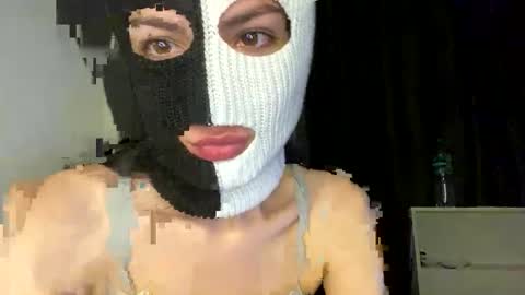 Snapshot of nensyxgenry chatting on May 21, 2026, 12:28 am Fieryblow online show from May 21, 2026, 12:28 am