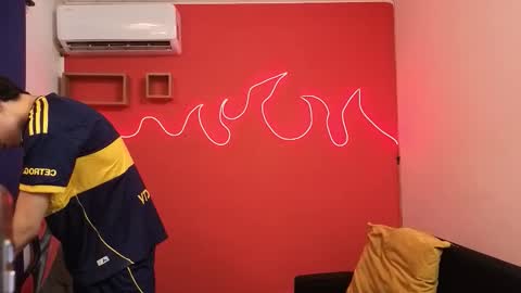 Snapshot of neo_twink chatting on January 15, 2026, 7:17 pm just Daniel online show from January 15, 2026, 7:17 pm