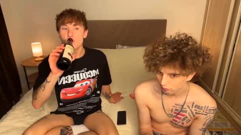 Snapshot of neocbb chatting on December 2, 2025, 4:24 pm LEO and STACY online show from December 2, 2025, 4:24 pm