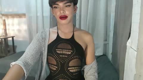 neomi online show from September 26, 2025, 7:01 am