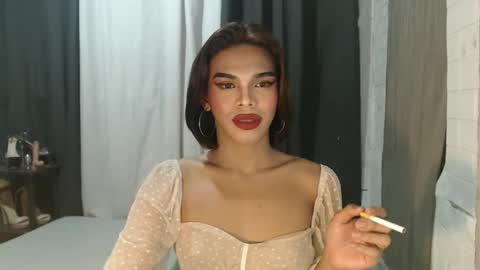 neomi online show from November 30, 2025, 4:22 pm