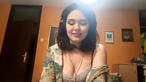 Elena online show from October 14, 2025, 6:31 pm