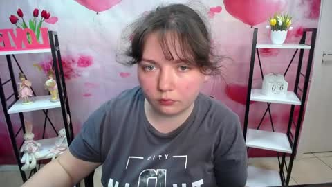 Snapshot of neonilalisova chatting on May 6, 2026, 11:04 am NeonilaLisova online show from May 6, 2026, 11:04 am
