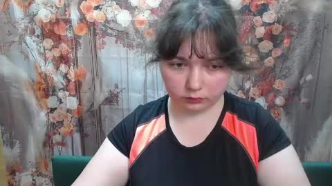 Snapshot of neonilalisova chatting on May 12, 2026, 11:07 am NeonilaLisova online show from May 12, 2026, 11:07 am