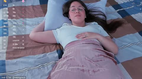 Snapshot of neonquack chatting on January 31, 2025, 11:03 am Riley online show from January 31, 2025, 11:03 am