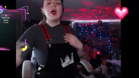 Snapshot of nerdy_squirty chatting on June 12, 2026, 4:33 am NerdySquirty online show from June 12, 2026, 4:33 am