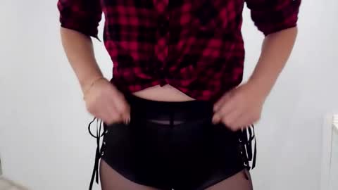 Crystal New online show from November 28, 2025, 8:50 am