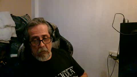 neron401 online show from April 15, 2026, 2:40 am