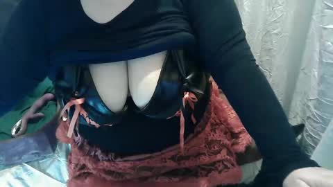 neslihan online show from February 12, 2025, 7:55 am