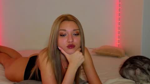 Nessa online show from November 14, 2025, 8:18 pm