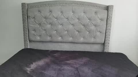 nesuko_kamado online show from February 11, 2025, 3:18 pm