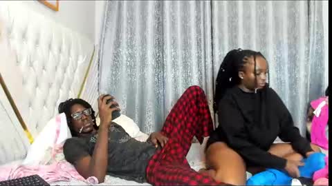 netfux_and_chill online show from June 17, 2026, 7:04 pm