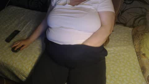 Lilly  online show from April 29, 2026, 3:43 am