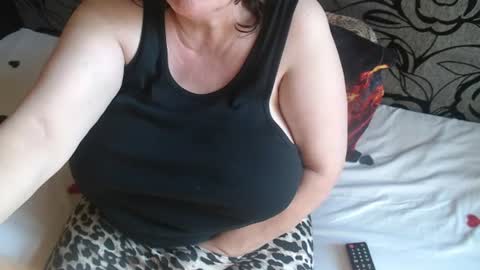 Snapshot of new_milf chatting on July 15, 2026, 5:56 am Lilly online show from July 15, 2026, 5:56 am