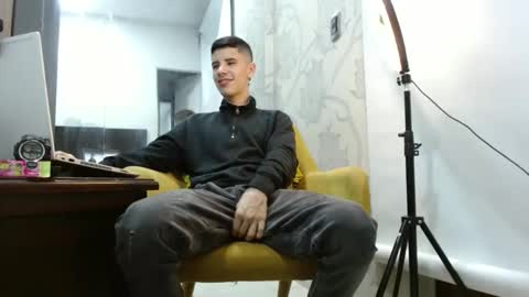 newlatino1 online show from October 3, 2025, 5:59 am
