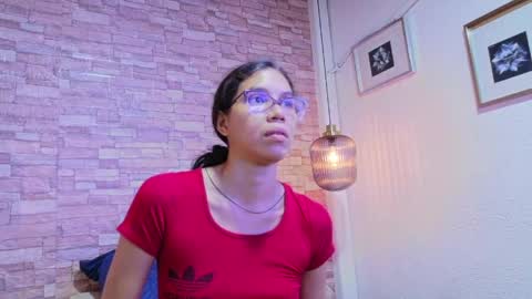 nextdoor_fantasy online show from April 15, 2026, 4:19 am