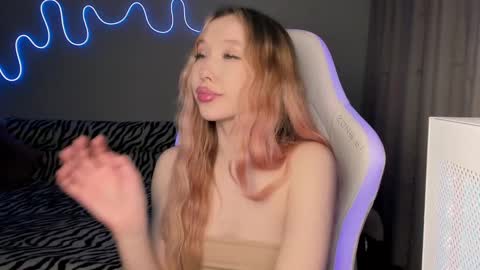 Snapshot of neyrmina chatting on February 27, 2025, 4:21 pm Mina online show from February 27, 2025, 4:21 pm