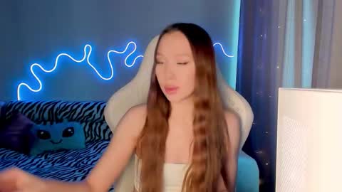 Snapshot of neyrmina chatting on January 6, 2026, 9:24 am Mina online show from January 6, 2026, 9:24 am