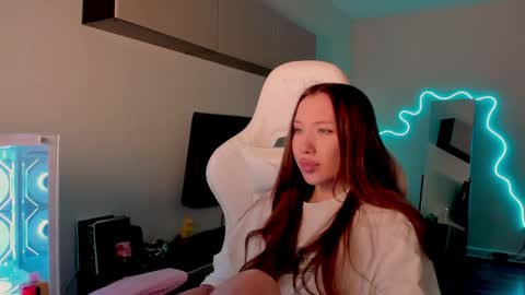 Mina online show from April 27, 2026, 8:45 am