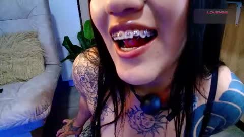 Snapshot of neytiri_san chatting on June 25, 2026, 4:01 am Valery Gonzales online show from June 25, 2026, 4:01 am