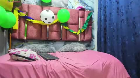 nezukoks online show from June 25, 2026, 3:17 am