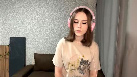 Snapshot of ngocjanus chatting on December 2, 2025, 11:04 am Eva Arts online show from December 2, 2025, 11:04 am