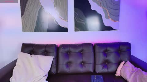 Snapshot of nia_blum chatting on November 19, 2025, 3:17 am Nia Blum online show from November 19, 2025, 3:17 am