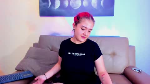 Estefani  online show from January 3, 2025, 6:03 pm