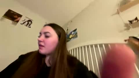 Nia online show from December 2, 2025, 6:19 am