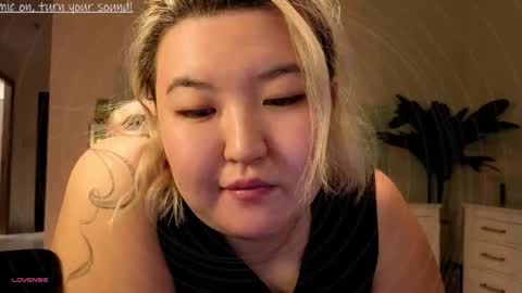 Kim online show from November 23, 2025, 1:22 pm