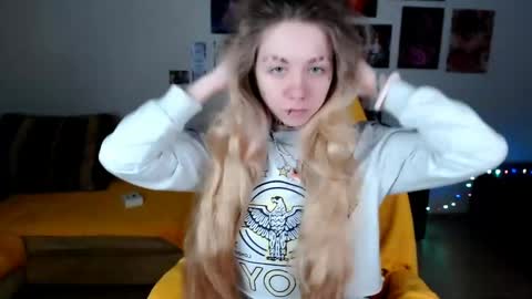 Snapshot of nica_kawaii chatting on May 4, 2026, 7:37 am nica_kawaii online show from May 4, 2026, 7:37 am