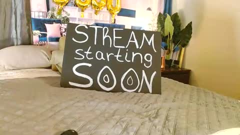 NICE AND SAVVY online show from October 19, 2025, 4:46 am