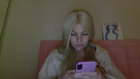 Snapshot of nicecolddrink2 chatting on December 23, 2025, 10:46 am Amber online show from December 23, 2025, 10:46 am