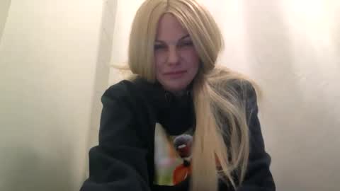 Snapshot of nicecolddrink2 chatting on January 14, 2026, 7:58 am Amber online show from January 14, 2026, 7:58 am