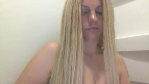 Snapshot of nicecolddrink2 chatting on February 24, 2026, 5:38 am Amber online show from February 24, 2026, 5:38 am